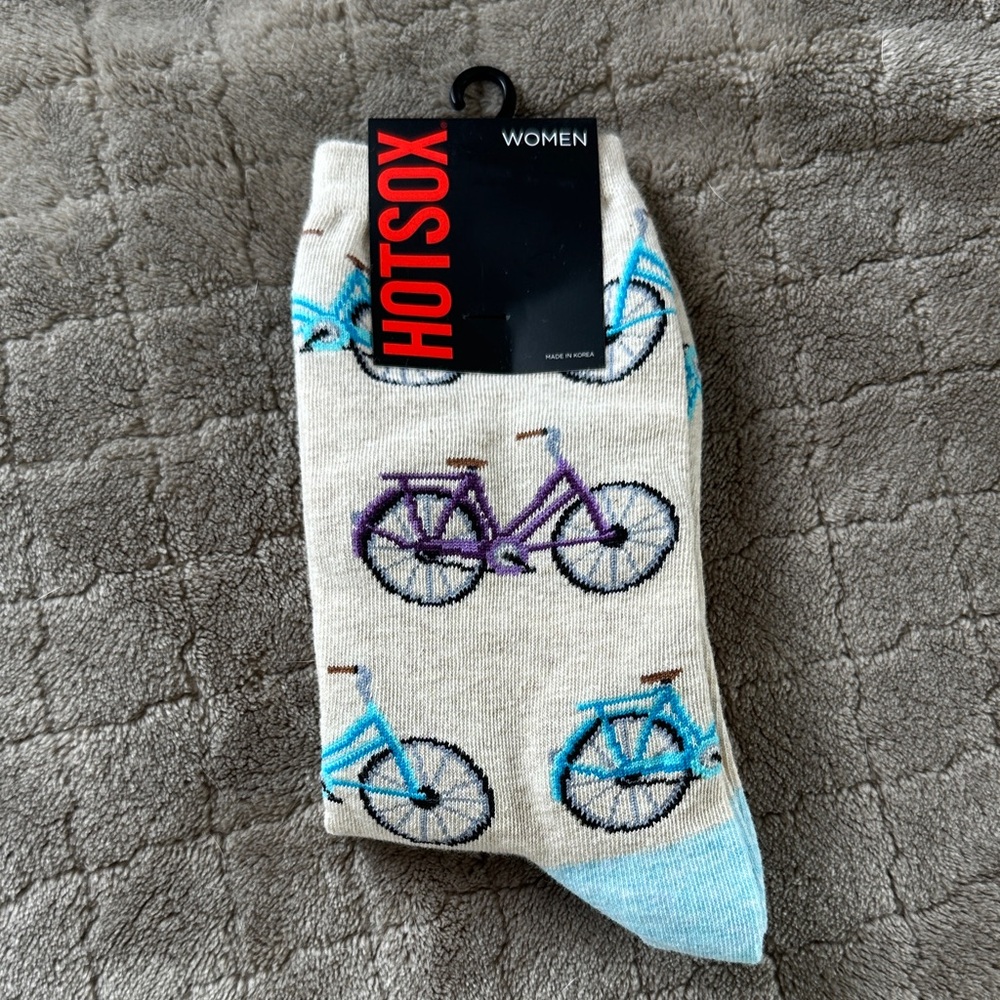 Hot Sox Beige Crew Socks with Blue and Purple Bicycles - size 4-10.5